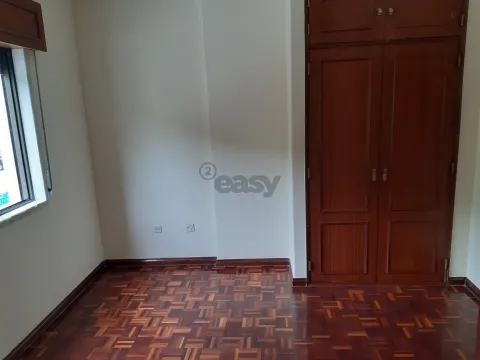 Apartamento T2 para arrendamento– Rua Cidade de Almada, Casal do Cotão, Cacém