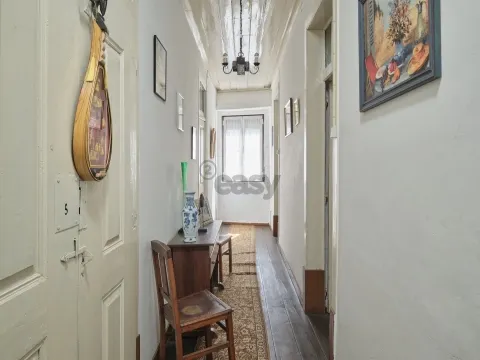 &#1047;&#1076;&#1072;&#1085;&#1080;&#1077; &#1089; &#1090;&#1077;&#1088;&#1088;&#1072;&#1089;&#1072;&#1084;&#1080; &#1080; 2 &#1082;&#1074;&#1072;&#1088;&#1090;&#1080;&#1088;&#1072;&#1084;&#1080; + 2 &#1084;&#1072;&#1075;&#1072;&#1079;&#1080;&#1085;&#1072;&#1084;&#1080;, Arruda dos Vinhos