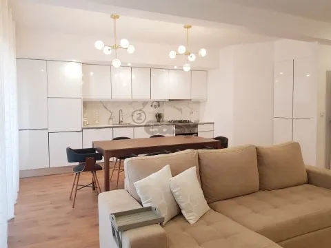 Apartamento T2 Remodelado – Urbanização do Infantado, Loures