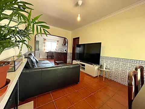 &#19977;&#23618;&#27004;&#30340; 2 &#21351;&#23460;&#21035;&#22661;&#65292;&#25317;&#26377;&#25143;&#22806;&#31354;&#38388;&#65292;&#21487;&#27427;&#36175;&#38463;&#20262;&#20811;&#23572; Olhalvo &#30340;&#22766;&#20029;&#26223;&#33394;