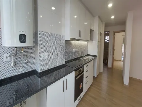 Arrendamento de Apartamento  com 3 quartos remodelado em Tercena