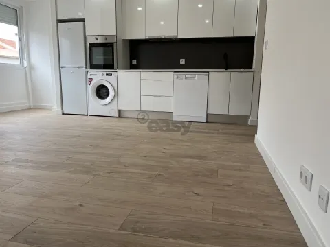 T3 Remodelado Excelente Oportunidade centro de Alverca