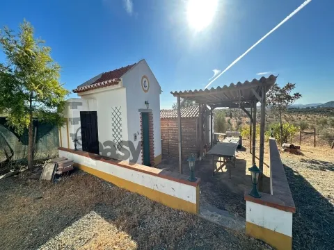 TERRENO RÚSTICO 3.500 m2 COM CASAS DE MADEIRA - ALQUEVA