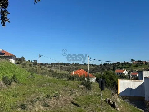 Terreno Urbano com 450m2 na Aldeia do Corvo, Castro Verde