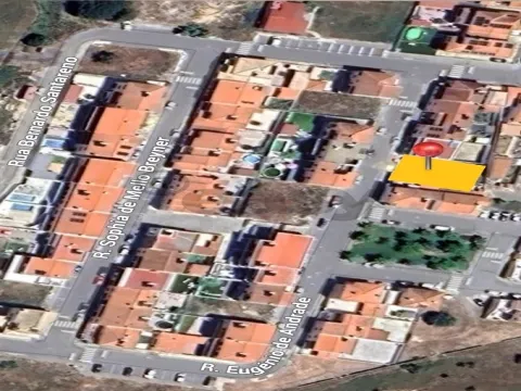 Terreno Urbano com 211,40m2, Castro Verde