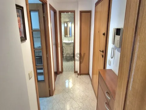 T1 em Vila Nova de Gaia com parqueamento e varanda