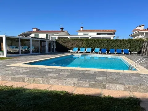Detached house T4