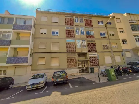 T2 na Graça arrendado por 825€/mes por mais 1 ano