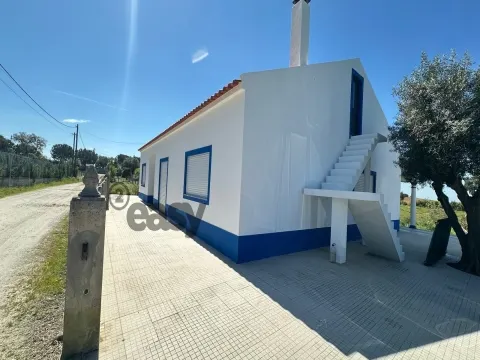 Quinta T3 com 3.780m2 Terreno, Pomar, Poço e Tranquilidade a 50 minutos de Lisboa em Vendas Novas