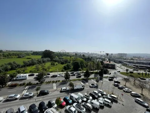 T2 na Venda Nova | A 300m do Metro Amadora Este | Pronto a Habitar