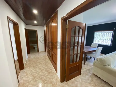 Arrenda-se Apartamento T3 – Quinta da Várzea - Sobreda 