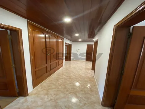 Arrenda-se Apartamento T3 – Quinta da Várzea - Sobreda 