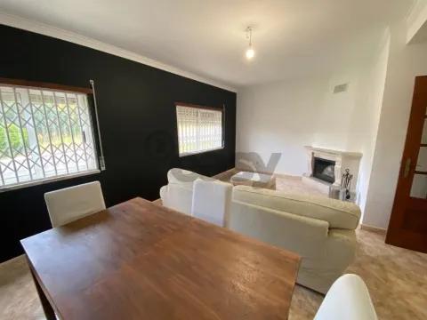 Arrenda-se Apartamento T3 – Quinta da Várzea - Sobreda 