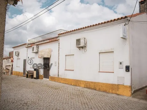Moradia T3 e Terreno Rústico nas proximidades de Évora