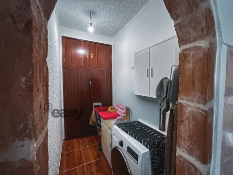 ÉVORA - Moradia T4 com Garagem Box e Logradouro em São Bartolomeu do Outeiro