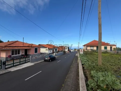 Madeira | Terreno com Potencial Extraordinário e Vista Mar