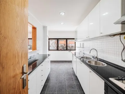 Apartamento T2 em São Domingos de Rana