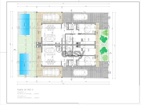 Moradia T4 geminada com piscina em Fernão Ferro