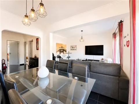 Apartamento T2+1 com Garagem e Logradouro em Vale Milhaços