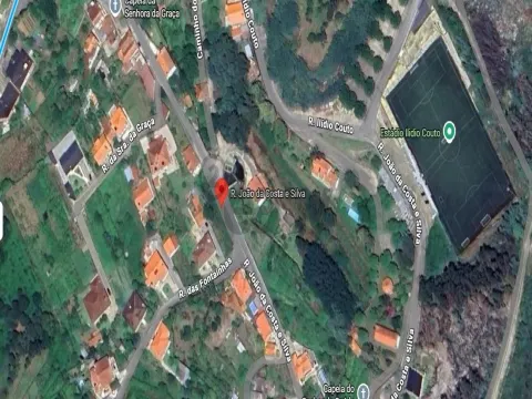 Propriedade com Ruína e Vista Rio para Turismo em Caminha