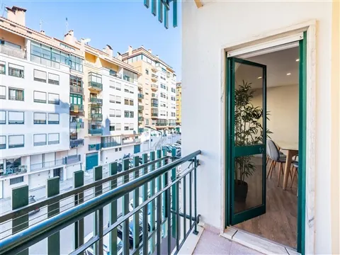 Apartamento T3 em Massamá Norte