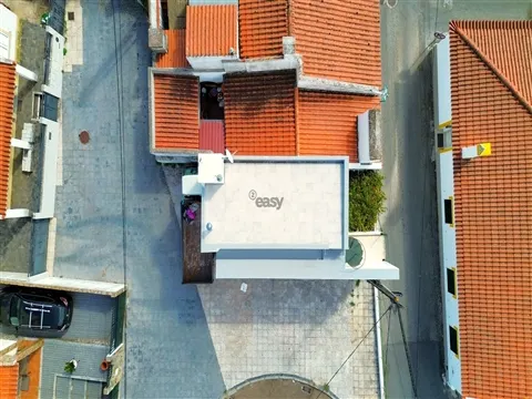 Moradia T1 de Arquitetura Contemporânea com Pátio, Terraço e Cobertura Panorâmica | Vila Boim, Elvas