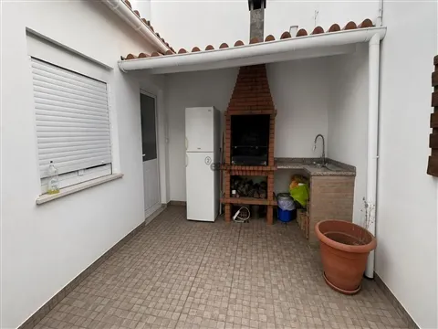 Apartamento T3 amplo com logradouro em Castro Verde