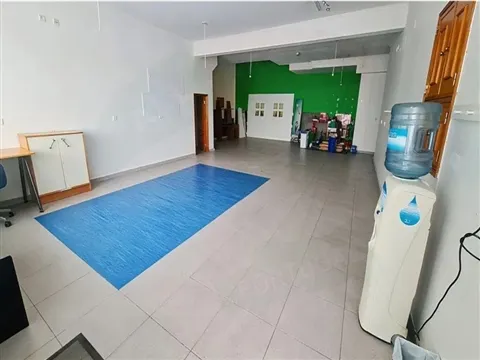 Venda Amadora Store 100m2