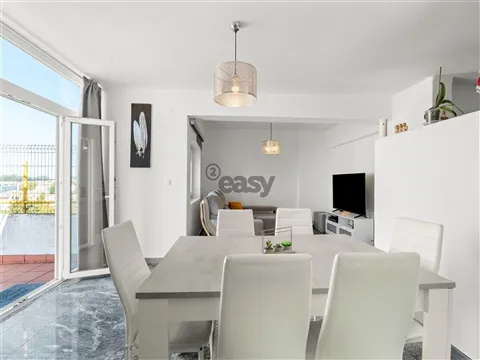Apartamento T3 com terraço
