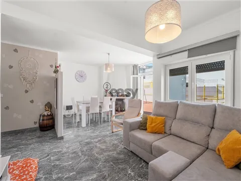 Apartamento T3 com terraço