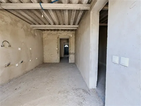 Moradia T1 inserida em lote com 330m2  para renovar em Ermidas Sado