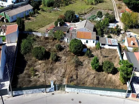 Dois Lotes de Terreno com 1.124 m² numa Localização Privilegiada, Barreiro