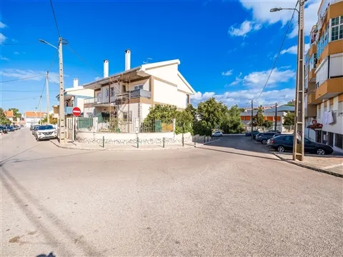 Apartamento T1 na Amora