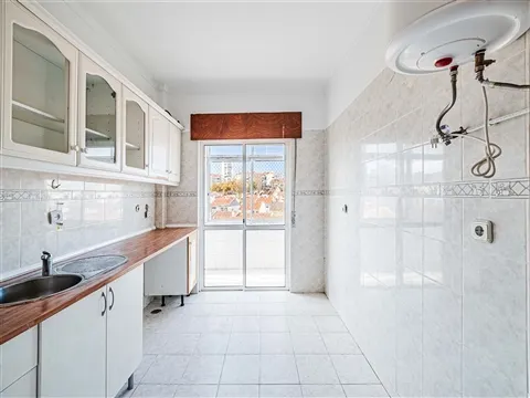 Apartamento T1 na Amora