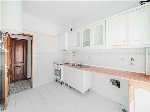 Apartamento T1 na Amora