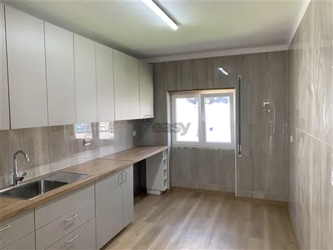 T3 totalmente Renovado com 130 m² e Varanda