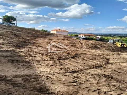 Caíde de Rei Land - Perfekt för att bygga ditt hus - Lousada