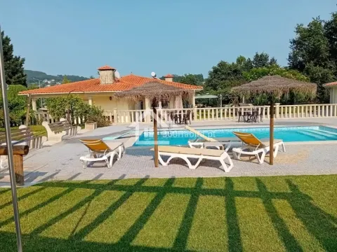 Moradia T4 c/ piscina, Polvoreira, Guimarães, Braga