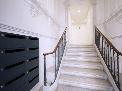 2 Bedroom Apartment - Next to Av. Liberdade - Fully Furnished - Garage