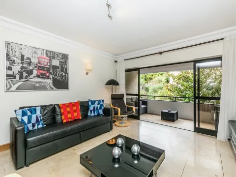 Arrendamento - T2 Estoril - Casino - Mobilado – Varanda – Garagem