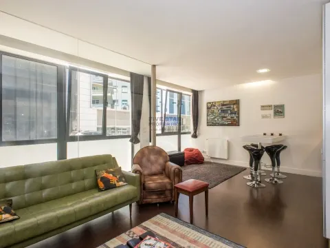 Arrendamento - Apartamento T1 Duplex -  Mobilado - Av. da Liberdade