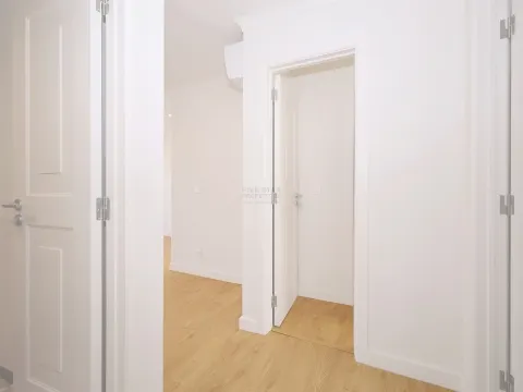 Duplex T2+1 -  Novo - Oeiras - 2o Direito