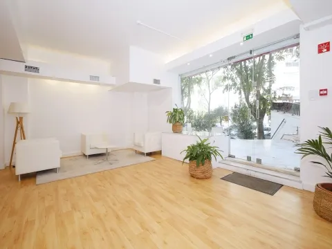 Arrendamento de Loja - Sem Trespasse - Algés - Miraflores