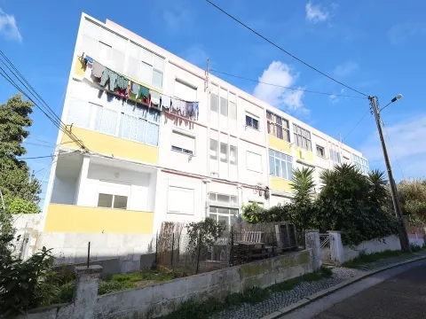 T2 Renovado - Monte da Caparica - Junto a FCT Univ. Nova