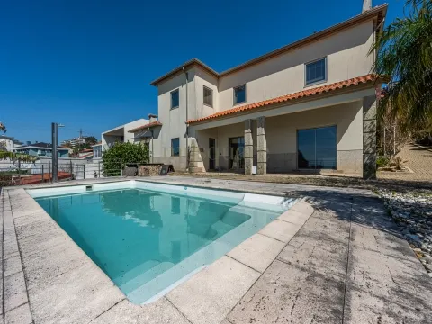 Exclusive 4-Bedroom Villa with Pool in Gaia