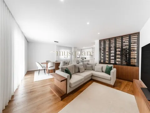 Apartamento T3 com Terraço em Vila Nova de Gaia