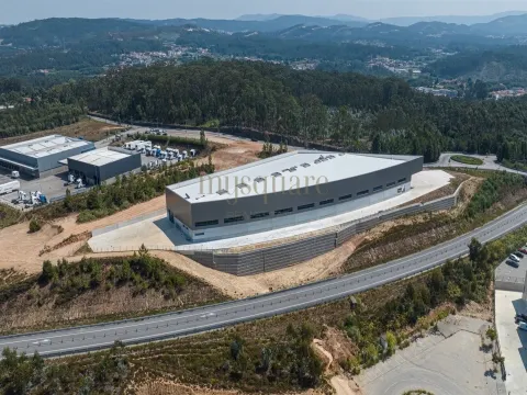 Armazém Industrial com 4820m2, Novo, Santa Maria da Feira, Aveiro