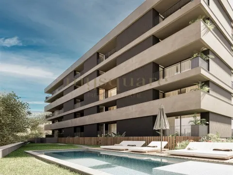 Apartamento T2 com jardim e Lugar de Garagem – São João da Madeira