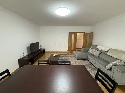 Apartamento T3 c/ garagem - Urbanização Quinta da Borloteira