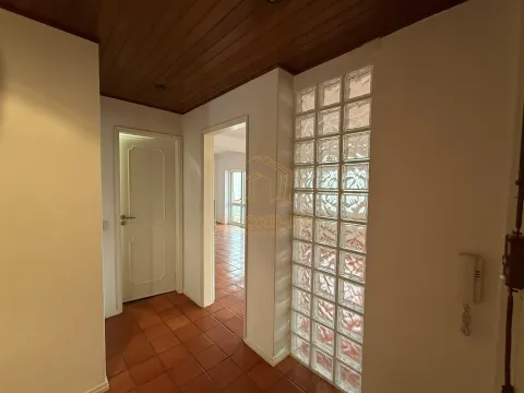 Apartamento T4 c/ garagem dupla e arrumo